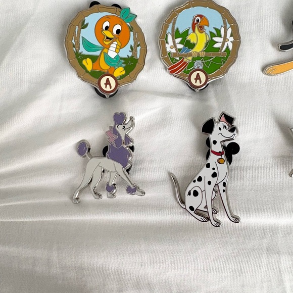 Disney Dogs and Adventureland Mystery Pins - Picture 3 of 5